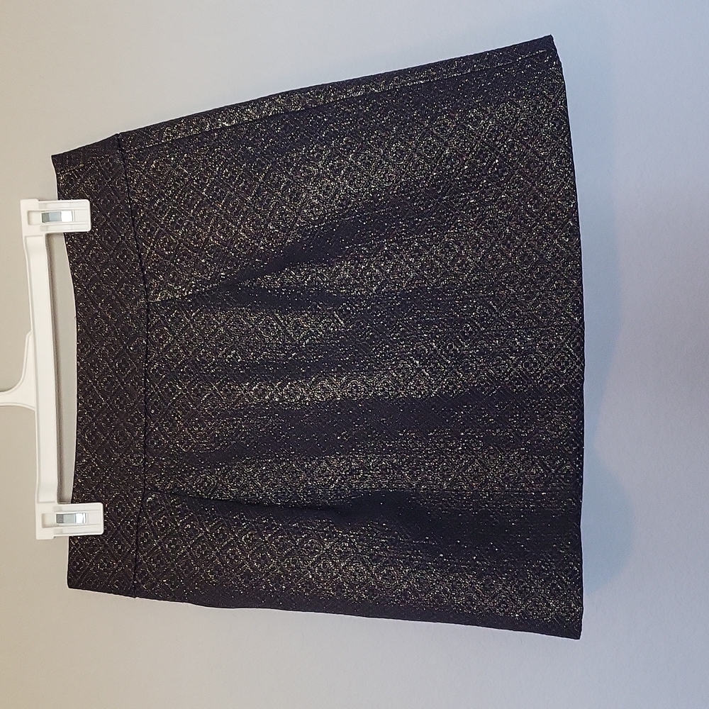Loft mini skirt womens 10 black blue gold mattelic pockets embossed Print